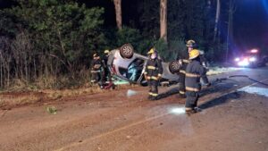 Perdió el control del auto y volcó sobre la Ruta 225 en Caá Yarí imagen-1