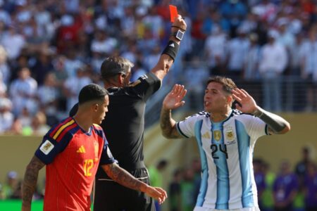 El escándalo de prostitución y drogas que involucró a Slavko Vinčić, el árbitro de la final Argentina vs. España que se acaba de retirar imagen-5