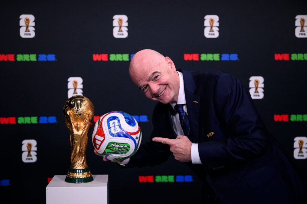 Infantino, el poderoso dirigente aliado de Trump que despertó viejos rencores en Europa y disfruta del éxito de su Mundial Infantino, el poderoso dirigente aliado de Trump que despertó viejos rencores en Europa y disfruta del éxito de su Mundial imagen-100