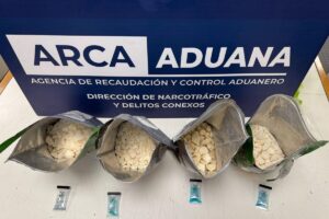 Un ciudadano chino, el líder prófugo de una banda que intentó traficar cocaína a Malasia Un ciudadano chino, el líder prófugo de una banda que intentó traficar cocaína a Malasia imagen-2