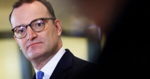 Renunció uno de los políticos más poderosos de Alemania por tener un bebé por vientre de alquiler Renunció uno de los políticos más poderosos de Alemania por tener un bebé por vientre de alquiler imagen-2
