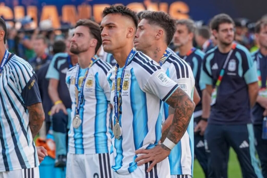 El enojo de Lautaro Martínez tras la derrota contra España en el Mundial: “Me hubiese gustado intentar ayudar adentro de la cancha, pero bueno…” El enojo de Lautaro Martínez tras la derrota contra España en el Mundial: “Me hubiese gustado intentar ayudar adentro de la cancha, pero bueno…” imagen-92