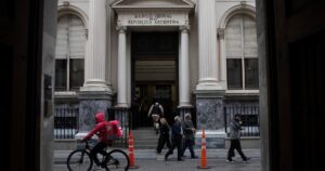 La Cámara Federal acumuló dos causas del rulo con el dólar y quedaron a cargo del juez Lijo imagen-3