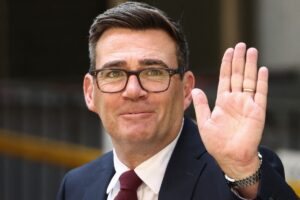 Andy Burnham toma el control del Partido Laborista y se prepara para convertirse en primer ministro británico imagen-4