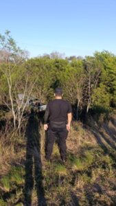 Una camioneta terminó entre las malezas tras despistar en Cerro Corá imagen-1