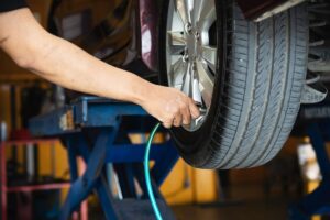 Cuánta presión tienen que tener los neumáticos del auto antes de salir a la ruta imagen-2