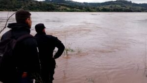 El río Uruguay sigue creciendo y advierten que El Soberbio podría tener evacuaciones imagen-2