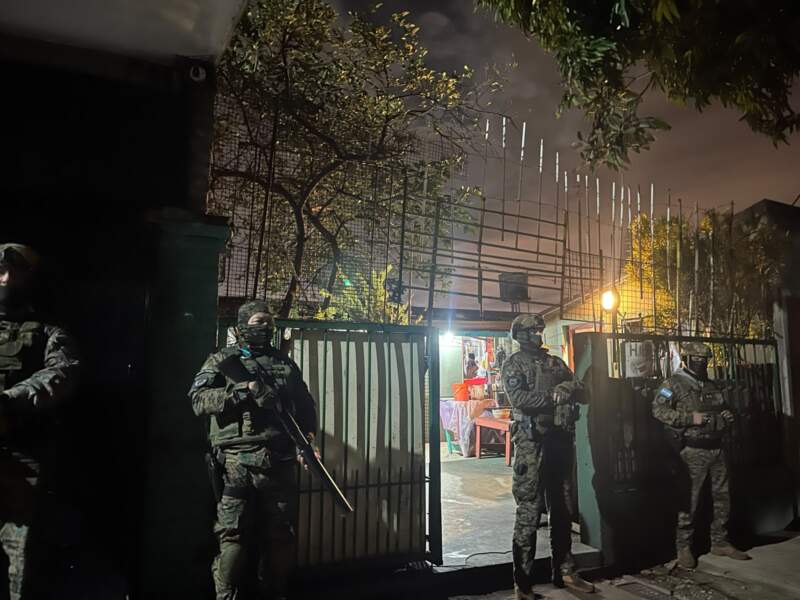 Golpe a una banda de delincuentes en Posadas: siete detenidos y numerosos secuestros tras múltiples allanamientos Golpe a una banda de delincuentes en Posadas: siete detenidos y numerosos secuestros tras múltiples allanamientos imagen-5