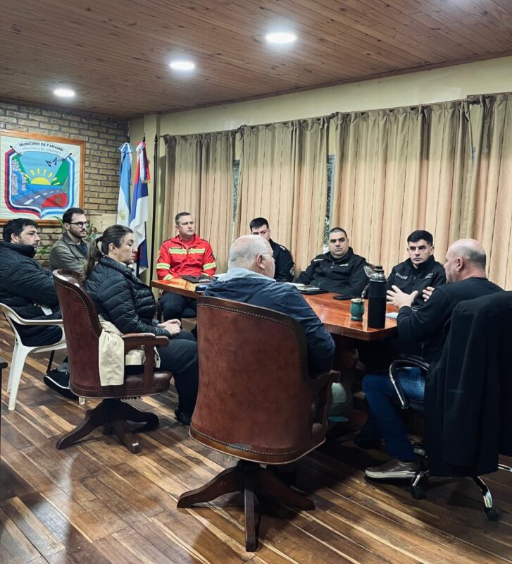 La Policía de Misiones fortalece el plan de emergencia ante la crecida del río Uruguay y el posible impacto de El Niño La Policía de Misiones fortalece el plan de emergencia ante la crecida del río Uruguay y el posible impacto de El Niño imagen-5