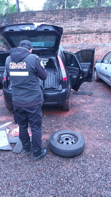 Hallaron un arsenal oculto en el auto de la peligrosa banda brasileña detenida en Oberá imagen-6