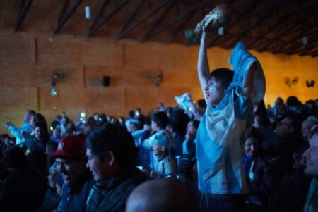 Una multitud alentó a la Selección Argentina en el Cine Teatro Alem imagen-18