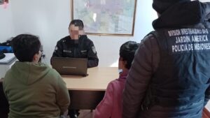 Robaron cascos de una escuela, los vendieron y la Policía logró recuperarlos en Jardín América imagen-1