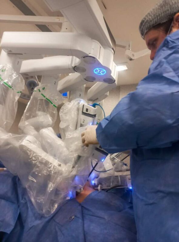 El Madariaga suma 84 cirugías con su nuevo robot da Vinci y consolida más de una década de liderazgo en tecnología quirúrgica imagen-5
