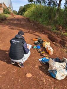 Tras recuperar la camioneta robada, la investigación llevó a la Policía hasta las herramientas ocultas en el monte imagen-72