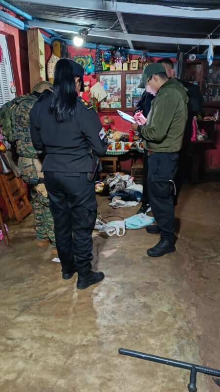 Allanaron una vivienda en Posadas tras denuncias por distintos hechos delictivos y secuestraron armas y objetos robados Allanaron una vivienda en Posadas tras denuncias por distintos hechos delictivos y secuestraron armas y objetos robados imagen-6