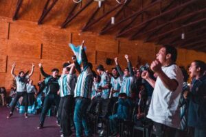 La cábala del Cine Teatro Alem sigue intacta: Argentina venció a Suiza y jugará las semifinales del Mundial imagen-1