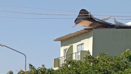 El viento norte pegó fuerte: voladuras de techos en Itaembé Guazú imagen-11