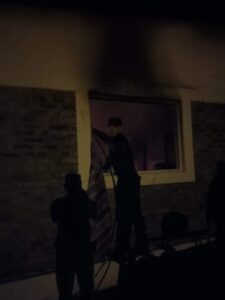 Un hombre resultó herido tras el incendio total de una vivienda en Apóstoles imagen-1