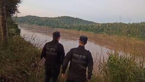 Buscan a un joven que desapareció tras el vuelco de una embarcación en el río Uruguay imagen-2