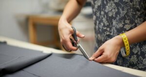Qué significa el proverbio ruso sobre la mesura y la perfección: "Mide siete veces, corta una" imagen-2