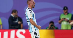 El gol de Mac Allister contra Suiza: Messi alcanzó a Pelé y Alexis abrió de cabeza el partido de Argentina ante Suiza imagen-3