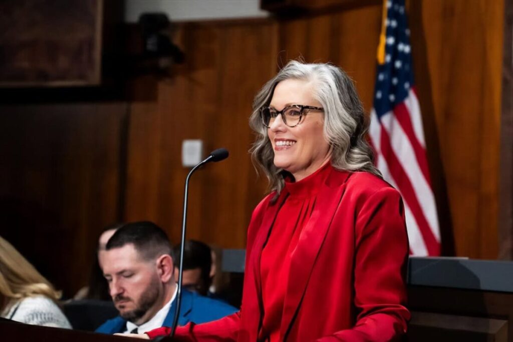 El anuncio celebrado por Katie Hobbs en Arizona: “Ahorro de más de 321 millones de dólares en facturas de servicios” imagen-5