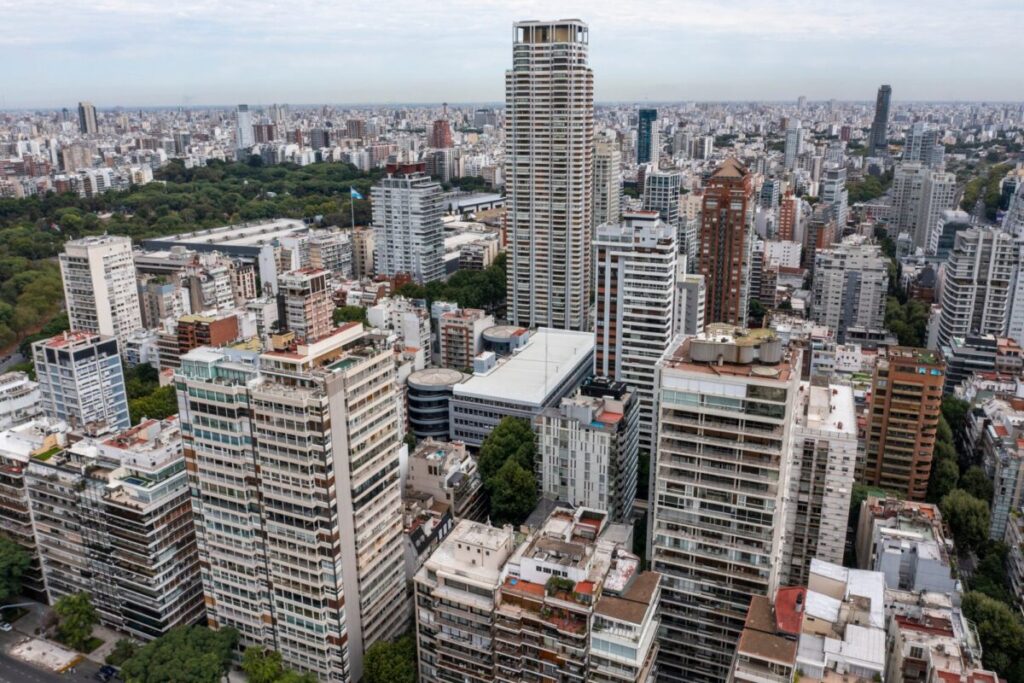 Con más de 100.000 propiedades en venta, un informe revela qué departamentos no conviene comprar y por qué imagen-97