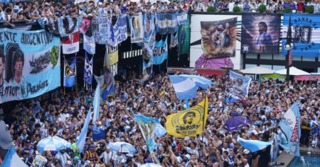 Incidentes entre barras de San Lorenzo y Huracán en el banderazo imagen-22