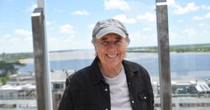 El refugio de Joan Manuel Serrat (82 años): el mismo barrio de su niñez, con calles estrechas junto al mar y un recuerdo imborrable del Mediterráneo imagen-4