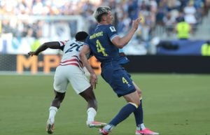 Video | Mundial 2026: Así fue la jugada en la que el goleador de EE.UU recibió la tarjeta roja que ahora le quitó la FIFA imagen-8