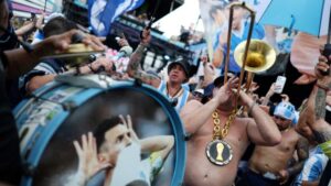 Miles de argentinos preparan un banderazo histórico en Times Square antes de la final del Mundial Miles de argentinos preparan un banderazo histórico en Times Square antes de la final del Mundial imagen-1