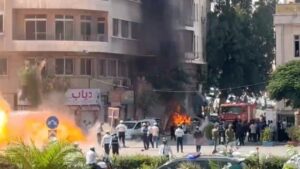 Dos bombas explotaron cerca del hotel donde se hospedaba Macron en Siria: hay 18 heridos imagen-2