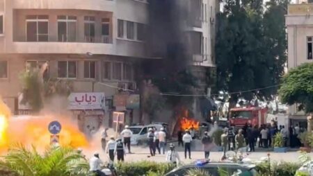 Dos bombas explotaron cerca del hotel donde se hospedaba Macron en Siria: hay 18 heridos Dos bombas explotaron cerca del hotel donde se hospedaba Macron en Siria: hay 18 heridos imagen-6