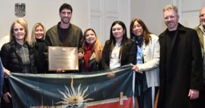 El tremendo recibimiento a Marcos Senesi tras el Mundial: lo declararon ciudadano ilustre de Concordia El tremendo recibimiento a Marcos Senesi tras el Mundial: lo declararon ciudadano ilustre de Concordia imagen-2