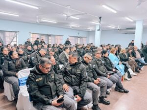 Con un promedio de 100 inscriptos, se presentó esta mañana el curso de Formación de Agentes Sanitarios Penitenciarios imagen-85