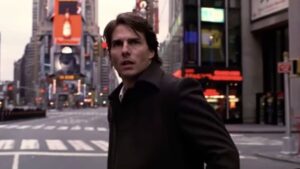 El único remake que ha hecho Tom Cruise tuvo que hacer trucos visuales para que no supiéramos cuándo se había grabado El único remake que ha hecho Tom Cruise tuvo que hacer trucos visuales para que no supiéramos cuándo se había grabado imagen-111