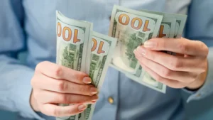 Ravier encendió la discusión por el dólar: dijo que podría llegar a $1.800 en los próximos meses Ravier encendió la discusión por el dólar: dijo que podría llegar a $1.800 en los próximos meses imagen-1