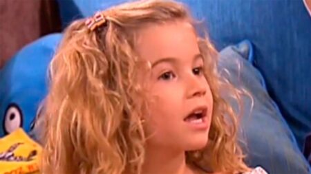 Carlota Boza, actriz de 'La que se avecina', no asistió al colegio hasta los 12 años: “Tenía que estudiar en el camerino” imagen-5