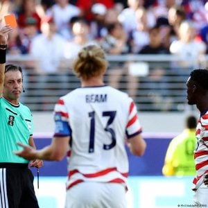 UEFA: suspender la tarjeta roja a Balogun es «incomprensible» y atenta contra la integridad del Mundial imagen-7