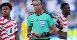 La Conmebol y la CBF salieron a bancar al referí atacado por Trump imagen-3