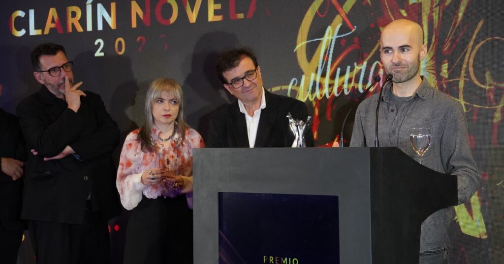 Boom literario en español: el Premio Clarín Novela bate un récord histórico con 1.414 manuscritos llegados desde 35 países Boom literario en español: el Premio Clarín Novela bate un récord histórico con 1.414 manuscritos llegados desde 35 países imagen-100