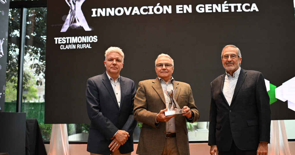 Daniel Novoa, una vida dedicada a la investigación y al mejoramiento genético del maíz Daniel Novoa, una vida dedicada a la investigación y al mejoramiento genético del maíz imagen-94