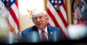 Golpe de Trump a Los Ángeles: bloquea casi 200 millones de dólares destinados a personas sin hogar imagen-2