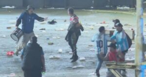 El festejo en el Obelisco se empañó con incidentes sobre el final: hubo corridas, robo de celulares y volaron piedras y botellas imagen-3