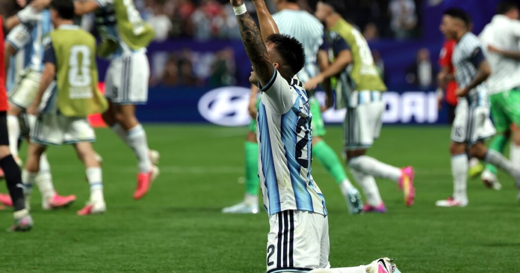 Lautaro Martínez, después de la remontada histórica de la Selección: «Es muy difícil lo que hemos hecho, no lo veía hace tiempo» Lautaro Martínez, después de la remontada histórica de la Selección: "Es muy difícil lo que hemos hecho, no lo veía hace tiempo" imagen-101