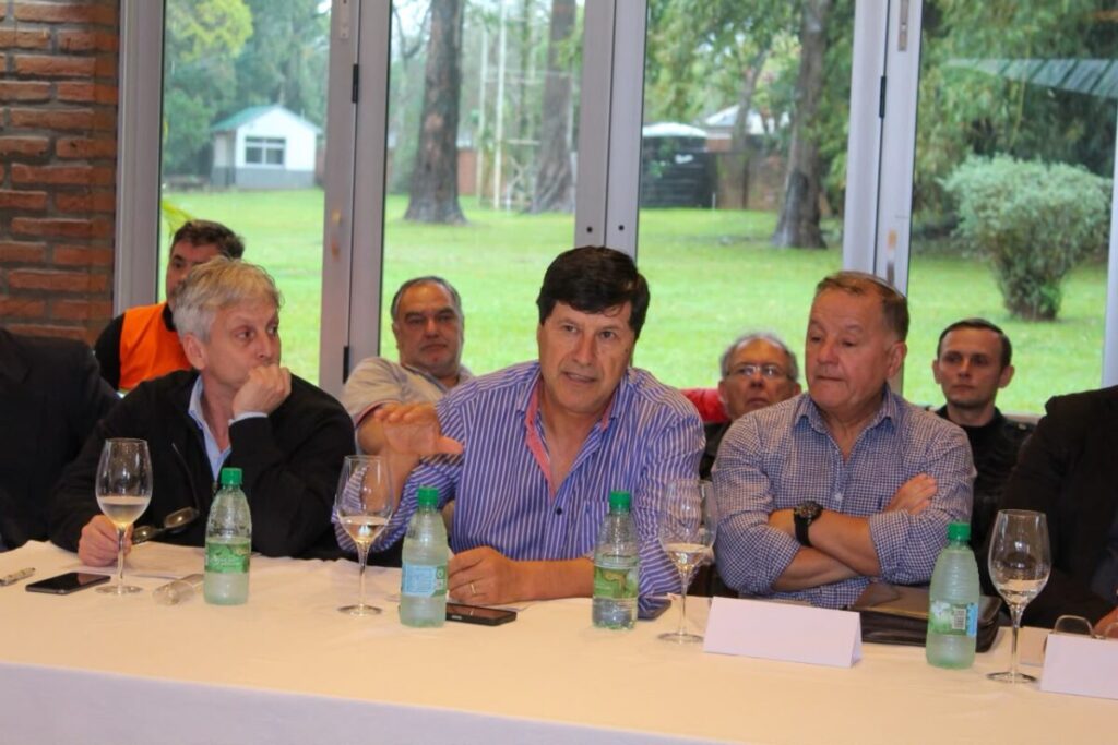 Misiones coordina acciones para proteger la producción tabacalera ante el avance de El Niño imagen-3