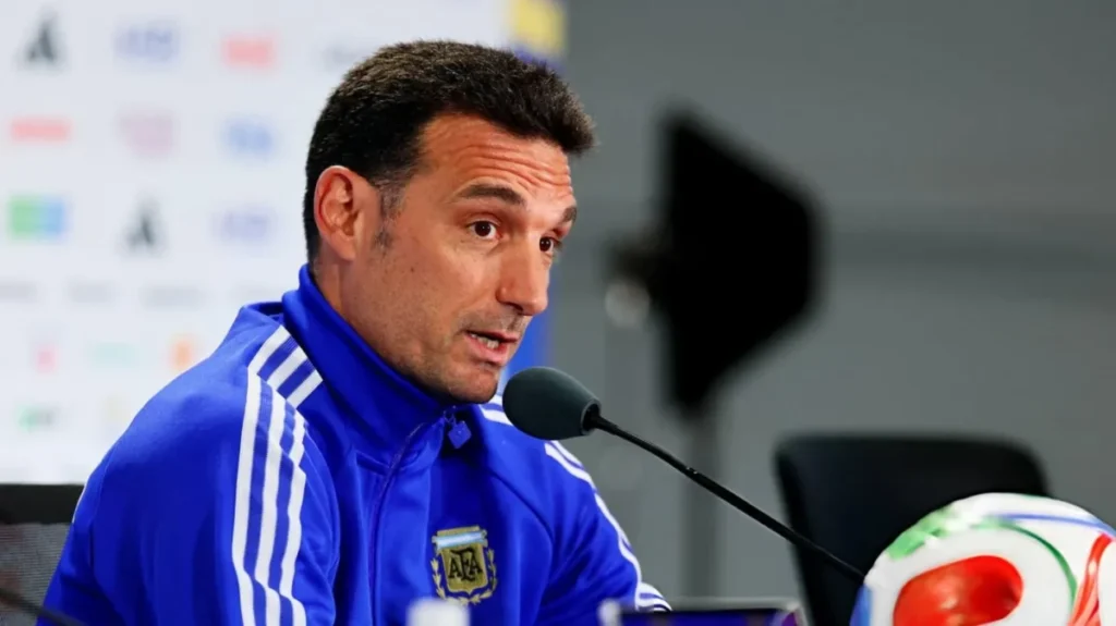 La fuerte respuesta de Scaloni a la críticas por las supuestas ayudas a la Selección Argentina - TyC Sports imagen-42