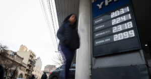 Por la nueva suba del petróleo queda otra vez en suspenso la baja del precio de la nafta Por la nueva suba del petróleo queda otra vez en suspenso la baja del precio de la nafta imagen-3