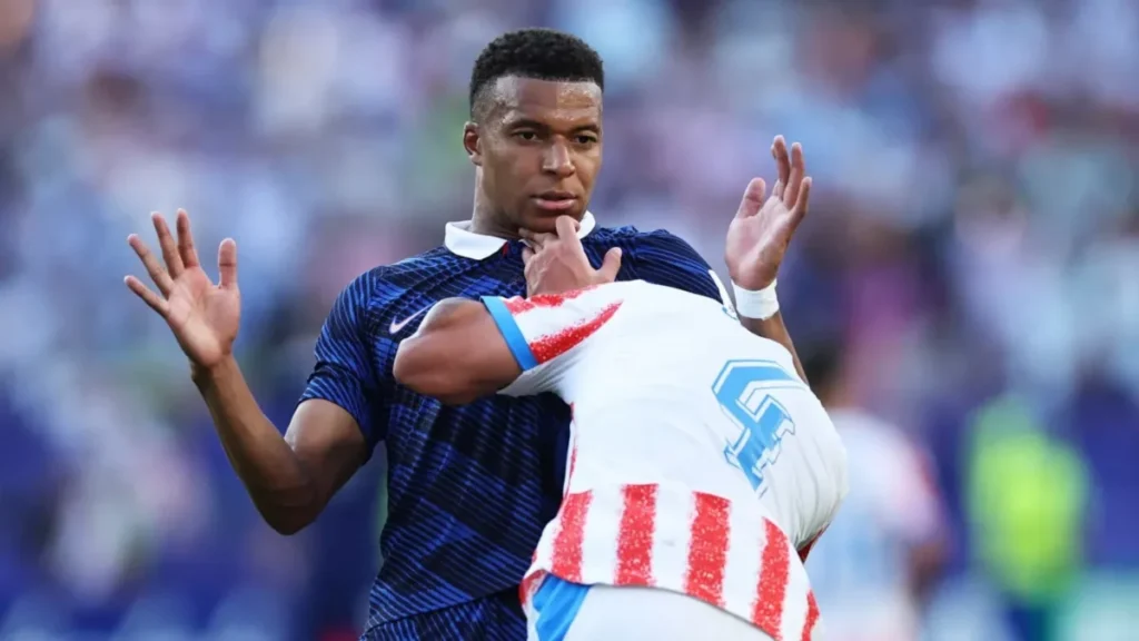 Kylian Mbappé le apuntó a Paraguay con exabrupto: «Si hay que meter las manos en la mierda, las metemos» – TyC Sports Kylian Mbappé le apuntó a Paraguay con exabrupto: "Si hay que meter las manos en la mierda, las metemos" - TyC Sports imagen-44