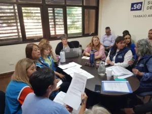 Gremios y el gobierno, trabajan en la actualización de la valoración docente imagen-1